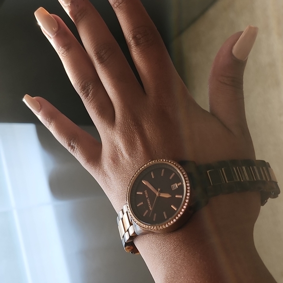 Michael Kors Tortoise Rose Gold Parker Watch w/ Crystal Accents - Picture 9 of 10